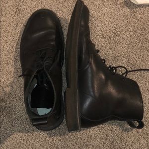Clark’s men’s high top black boots. Great shape!